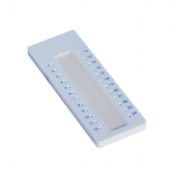 Laboratórium 24 Umiestnite doštičky s kapilárnym tesniacim voskom Hematokrit